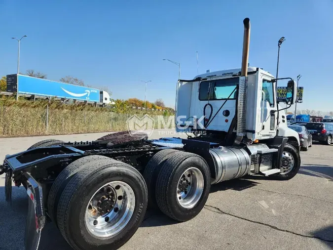 2018 MACK CXU613