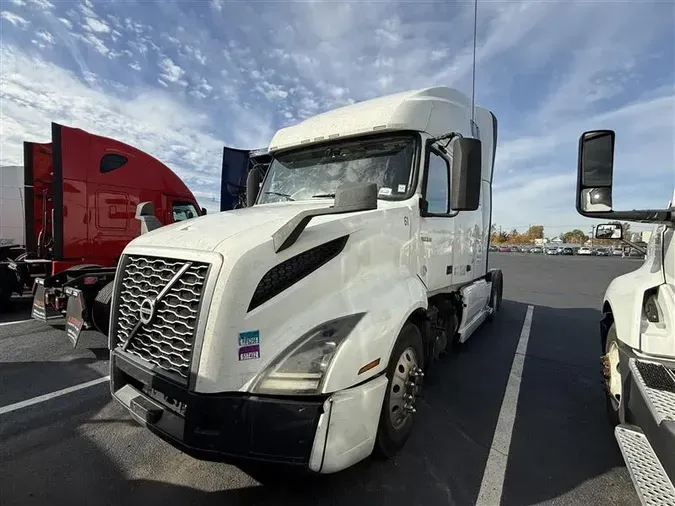 2019 VOLVO VNL760