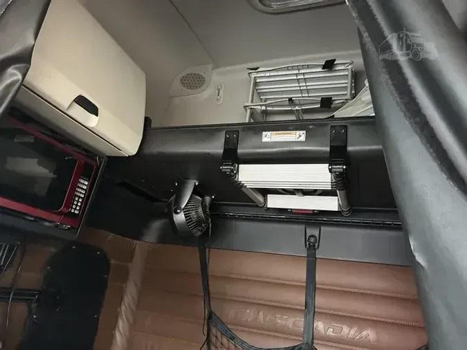 2022 FREIGHTLINER CASCADIA 126