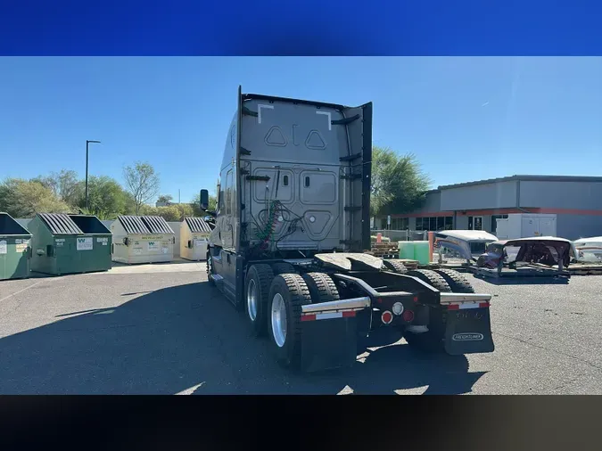 2024 Freightliner Cascadia 126
