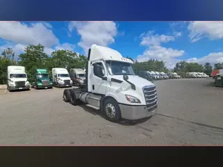 2019 Freightliner Cascadia 126