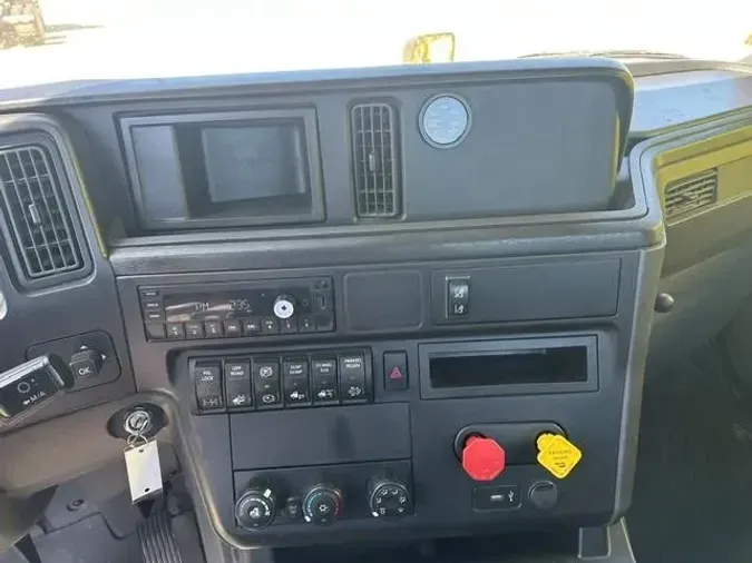 2023 International LT625c88583f12e04f046499e2ef4c1c4c61f
