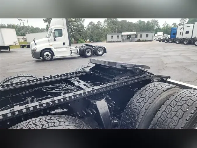 2020 FREIGHTLINER CA126