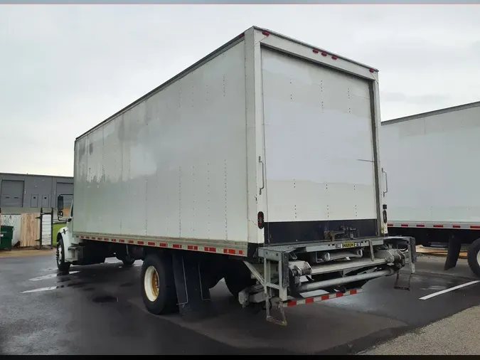 2018 FREIGHTLINER M2 106