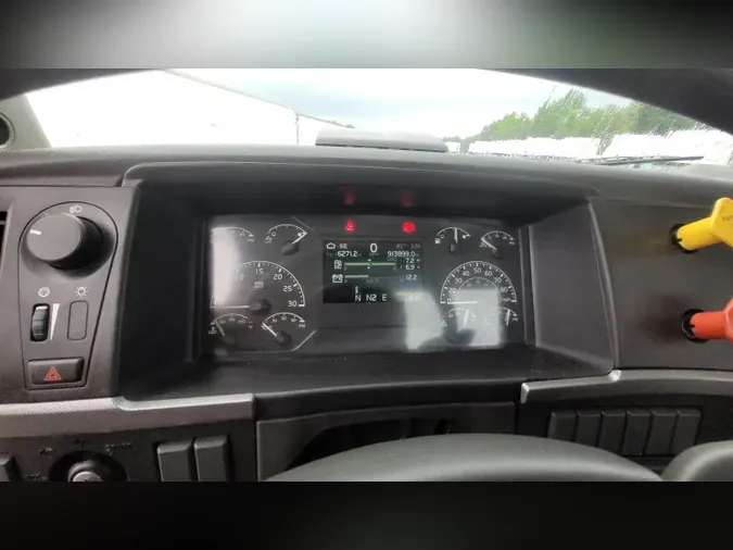 2019 Volvo VNL300