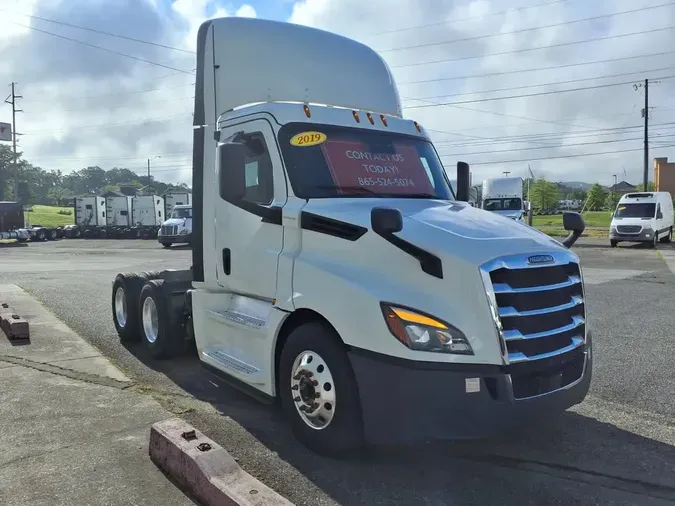 2019 FREIGHTLINER NEW CASCADIA PX12664