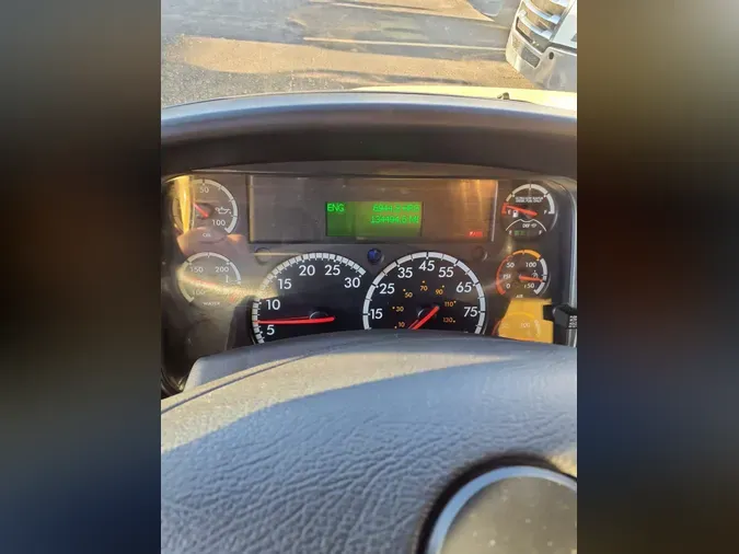 2016 FREIGHTLINER/MERCEDES M2 106