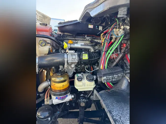 2016 FREIGHTLINER/MERCEDES CASCADIA 113