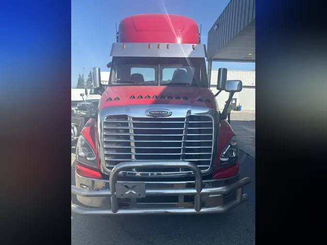 2020 FREIGHTLINER/MERCEDES CASCADIA 125c89bc6be30b96a14bf84e4a7647906f5