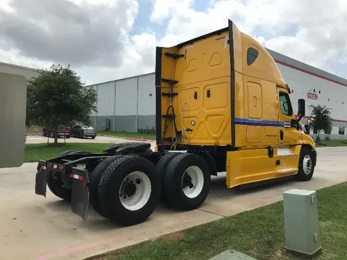 2018 FREIGHTLINER X12564ST