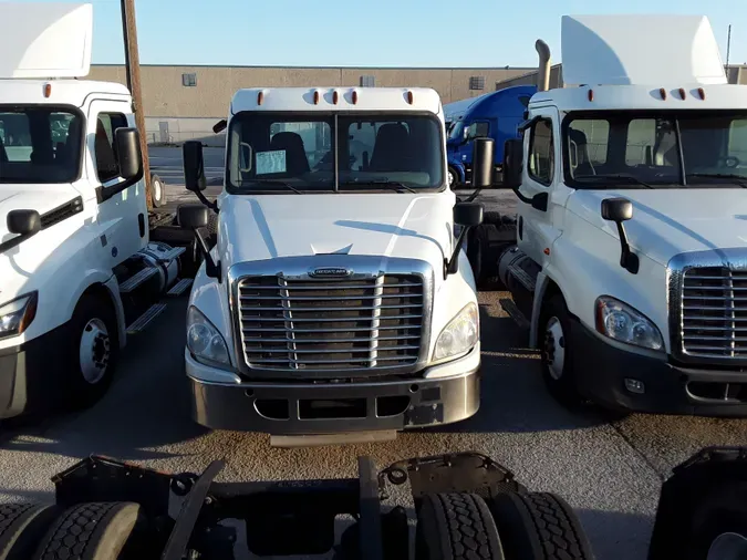 2016 FREIGHTLINER/MERCEDES CASCADIA 125