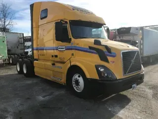 2017 VOLVO VNL64670
