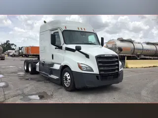 2021 Freightliner Cascadia 126