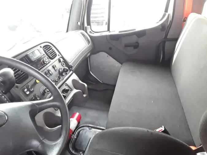 2020 FREIGHTLINER/MERCEDES M2 106c8a7ca2017a3bca71547f052873b0d9f