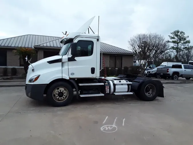 2020 FREIGHTLINER/MERCEDES NEW CASCADIA 116c8a965cc95a5ee3778fdf01bd8caebf1