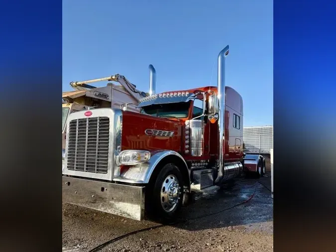 2022 Peterbilt 389