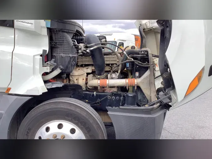 2020 Freightliner Cascadia 126c8b425f36b00868ffacef81bf61ee806