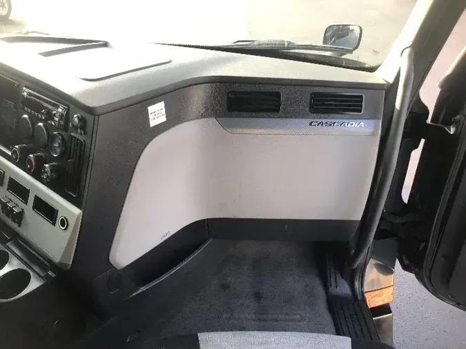 2019 Freightliner T12664ST