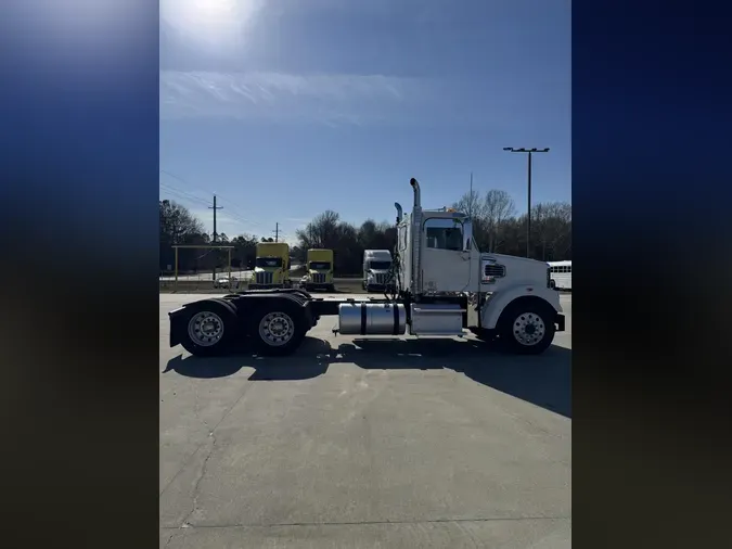 2022 Freightliner CORONADO