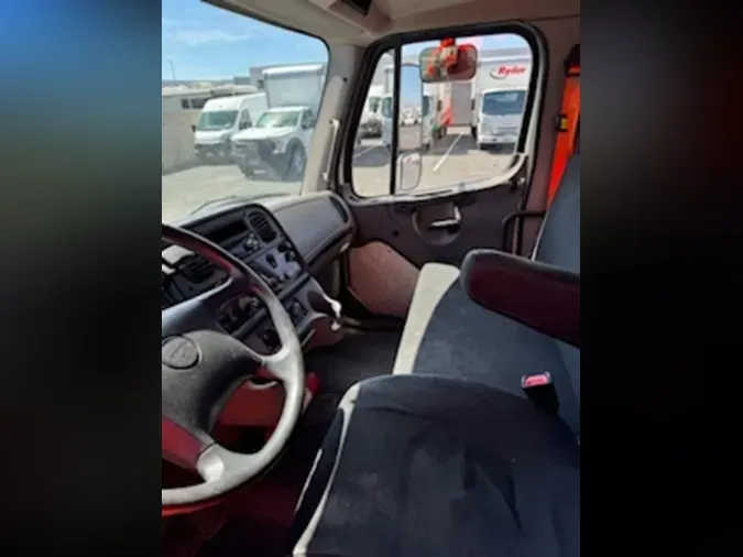 2018 FREIGHTLINER M2 106