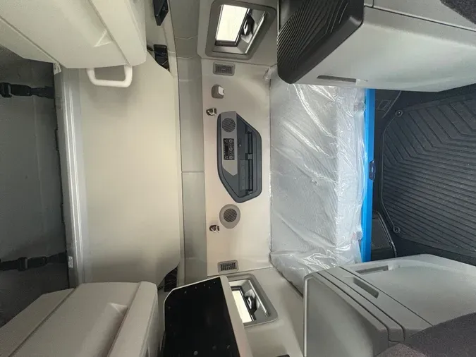 2026 VOLVO TRUCK VNL64TV04