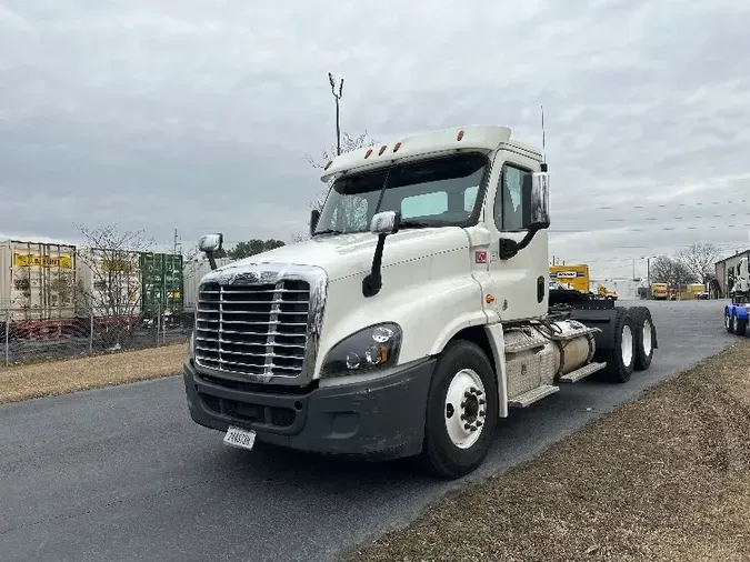 2017 Freightliner X12564ST