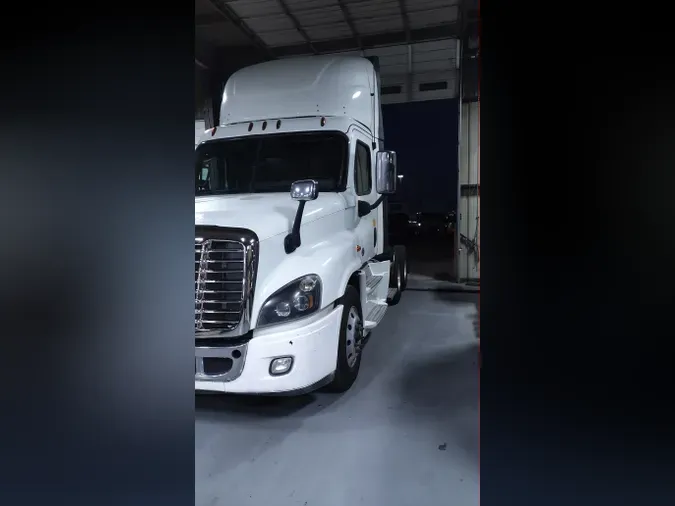 2019 FREIGHTLINER/MERCEDES CASCADIA 125