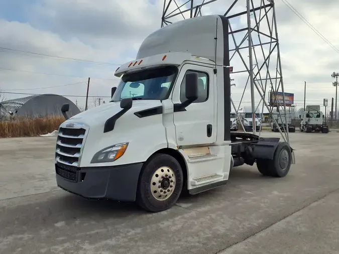2020 FREIGHTLINER/MERCEDES NEW CASCADIA 116c8c625a1ec6b14599784d6a9e8f6a37b