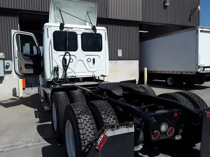 2019 FREIGHTLINER/MERCEDES CASCADIA 125