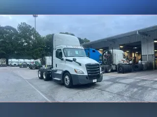 2020 Freightliner Cascadia 126