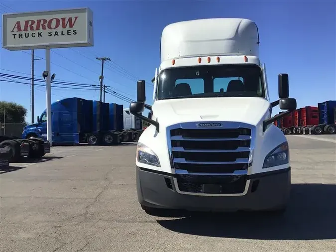2021 FREIGHTLINER CA126