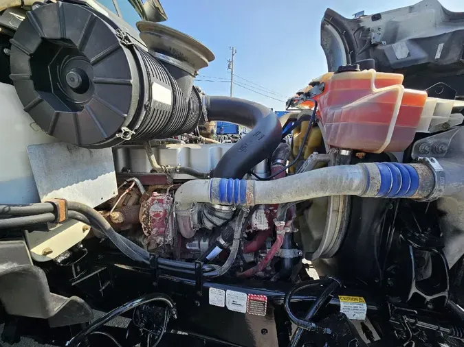 2016 MACK GU803