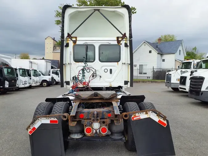 2019 FREIGHTLINER NEW CASCADIA 126