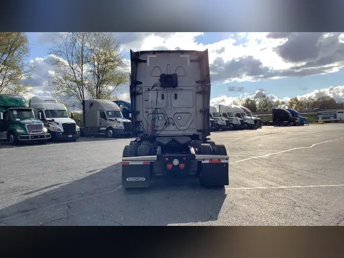 2021 Freightliner Cascadia 126c8ce60bed66f48e2b71b5f7e7428cf10