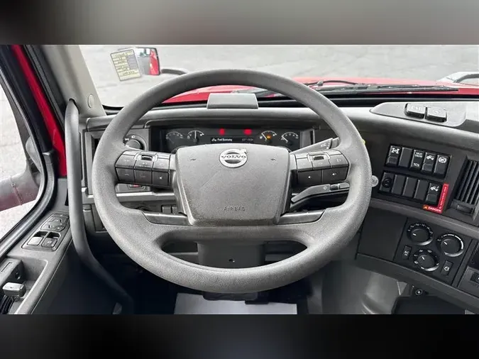 2021 VOLVO VNL760