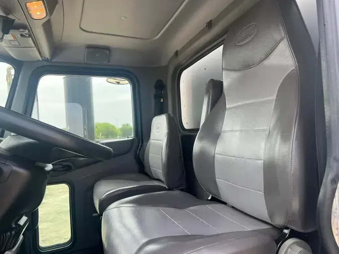 2022 Peterbilt 337