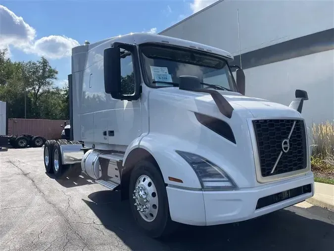 2020 VOLVO VNR640