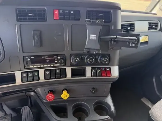 2023 Kenworth T680