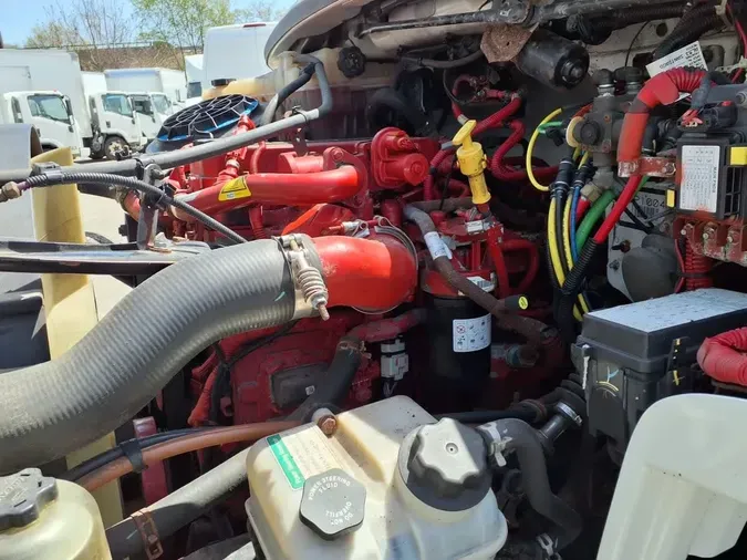 2018 FREIGHTLINER M2 106