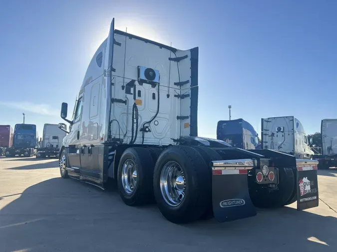 2022 Freightliner Cascadia