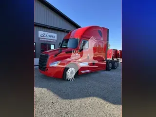 2020 FREIGHTLINER CASCADIA 126