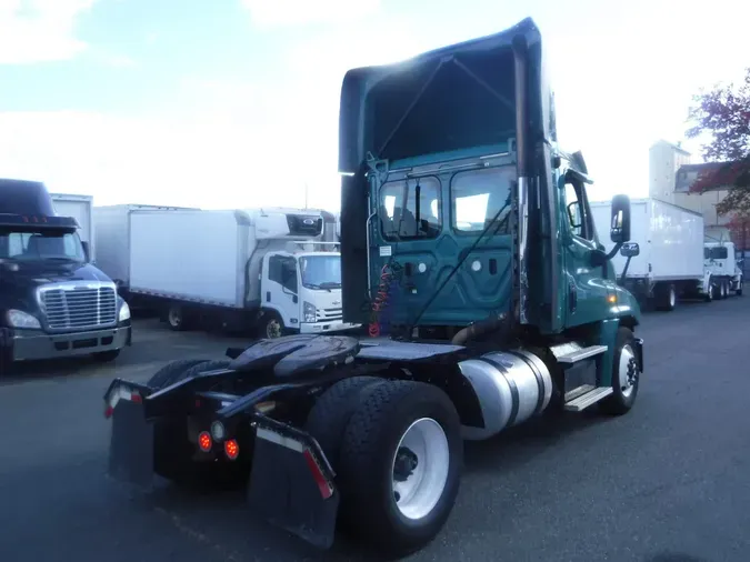 2018 FREIGHTLINER/MERCEDES CASCADIA 125