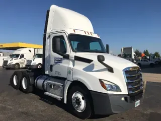 2020 FREIGHTLINER T12664ST