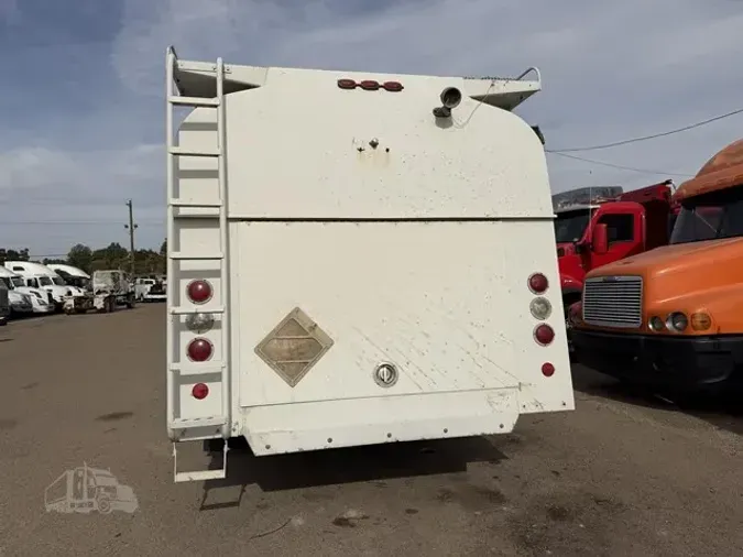 2002 FREIGHTLINER FL80