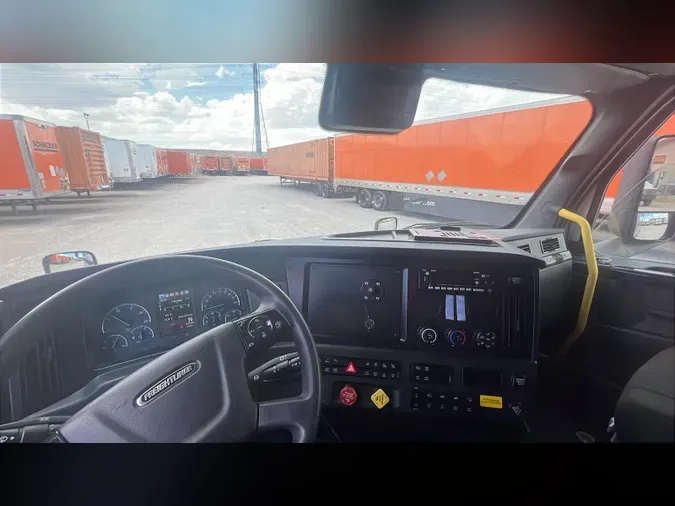2025 Freightliner Cascadia 126c8e590fbe3c2583e0b29929961d2c63b