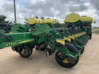 2016 JOHN DEERE 1775