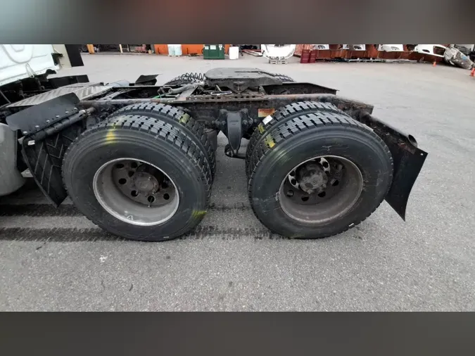 2020 Freightliner Cascadia 126