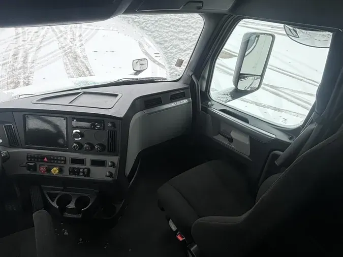 2019 Freightliner Cascadia 126