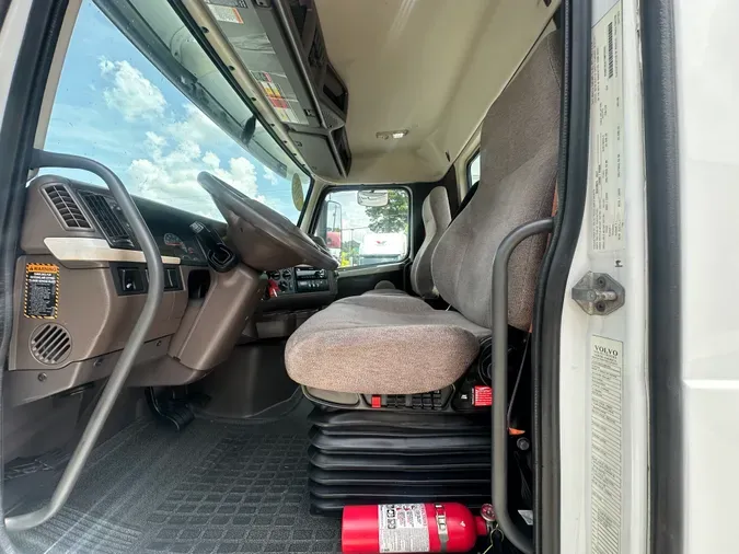 2018 Volvo VNL64T300