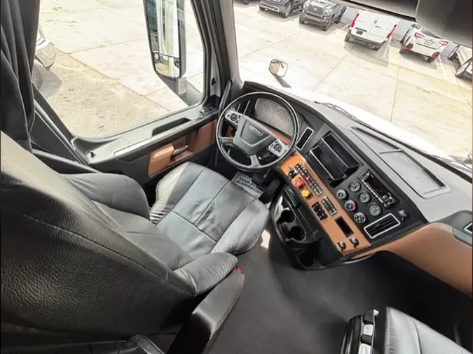 2023 Freightliner Cascadia 126